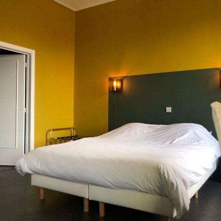 Hotel Le Limbourg Rochefort Buitenkant foto