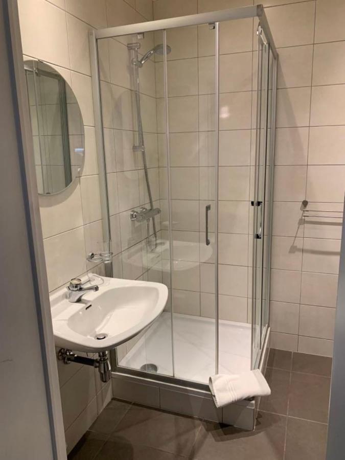 Hotel Le Limbourg Rochefort Buitenkant foto